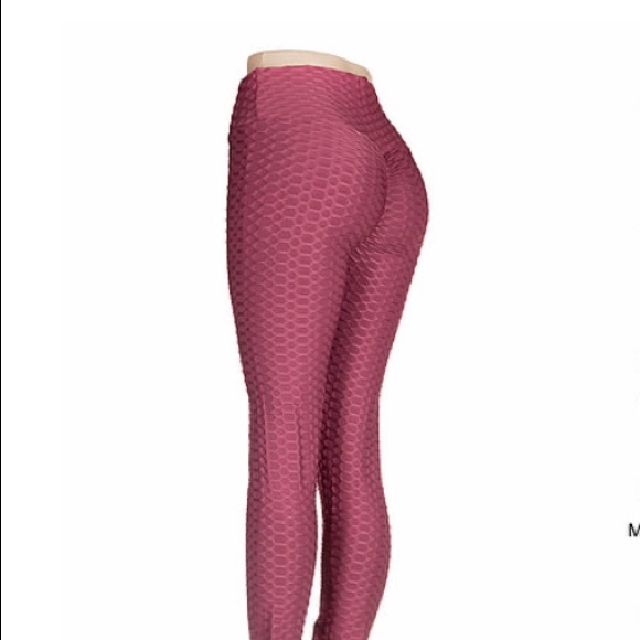 High waisted Booty Defining Workout legging in Olive - Picture 4 of 5